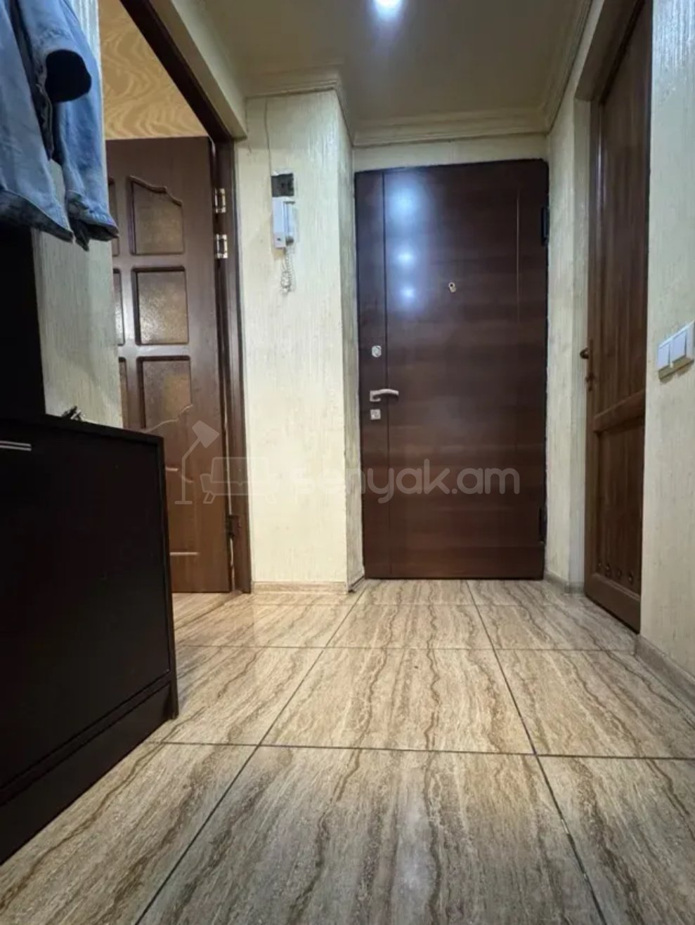 1 Սենյականոց Բնակարան Քարե Շենքում, 37քմ, 1/5 հարկ, Կապիտալ Վերանորոգված