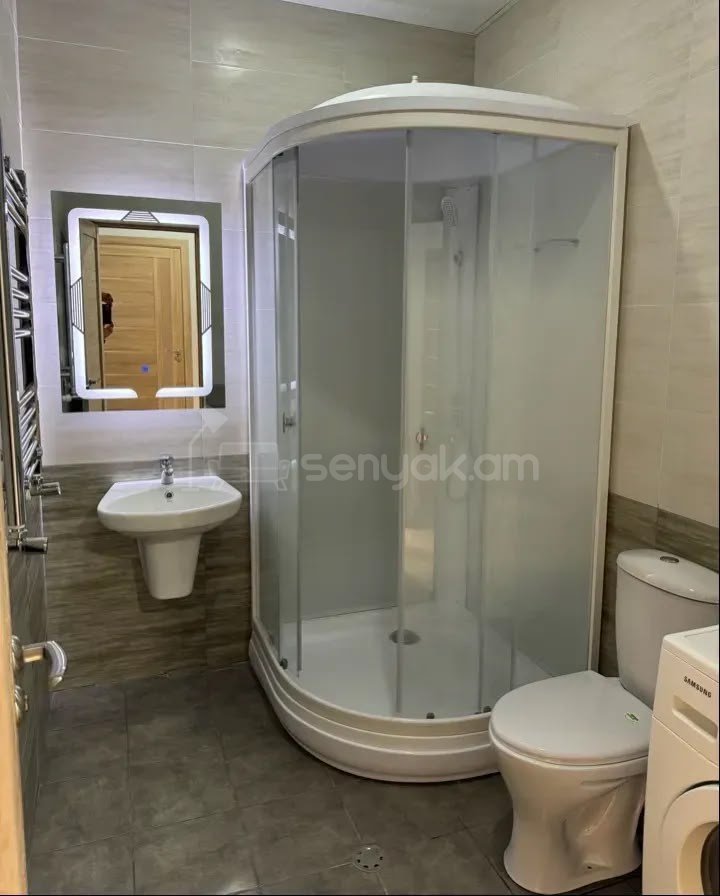 3 Սենյականոց Բնակարան, 50քմ, 3/17 հարկ, Կապիտալ Վերանորոգված, Կահավորված, Արևկող