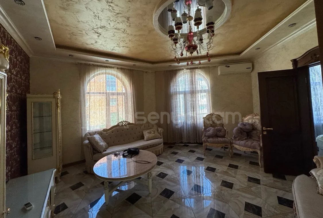 3 Սենյականոց Բնակարան Քարե Շենքում, 100քմ, 3/5 հարկ, Դիզայներական Վերանորոգված, Կահավորված