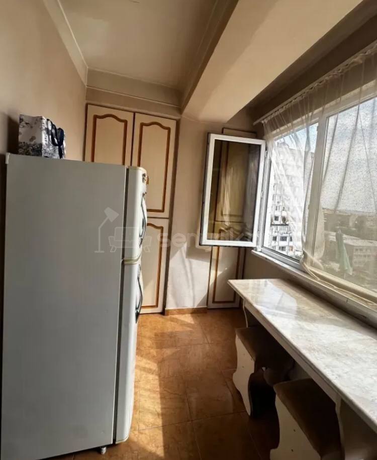 1 Սենյականոց Բնակարան, 52քմ, 8/14 հարկ, Կոսմետիկ Վերանորոգված