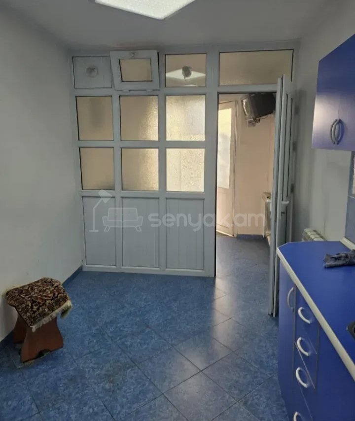 2 Սենյականոց Բնակարան Քարե Շենքում, 56քմ, 1/1 հարկ, Նորմալ Վիճակում, Կահավորված, Արևկող