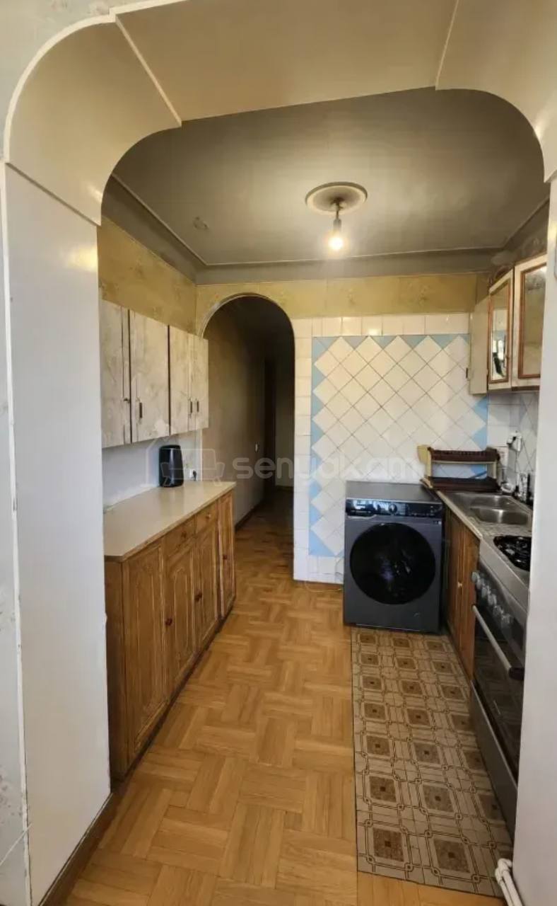 3 Սենյականոց Բնակարան Քարե Շենքում, 78քմ, 2/4 հարկ, Կոսմետիկ Վերանորոգված
