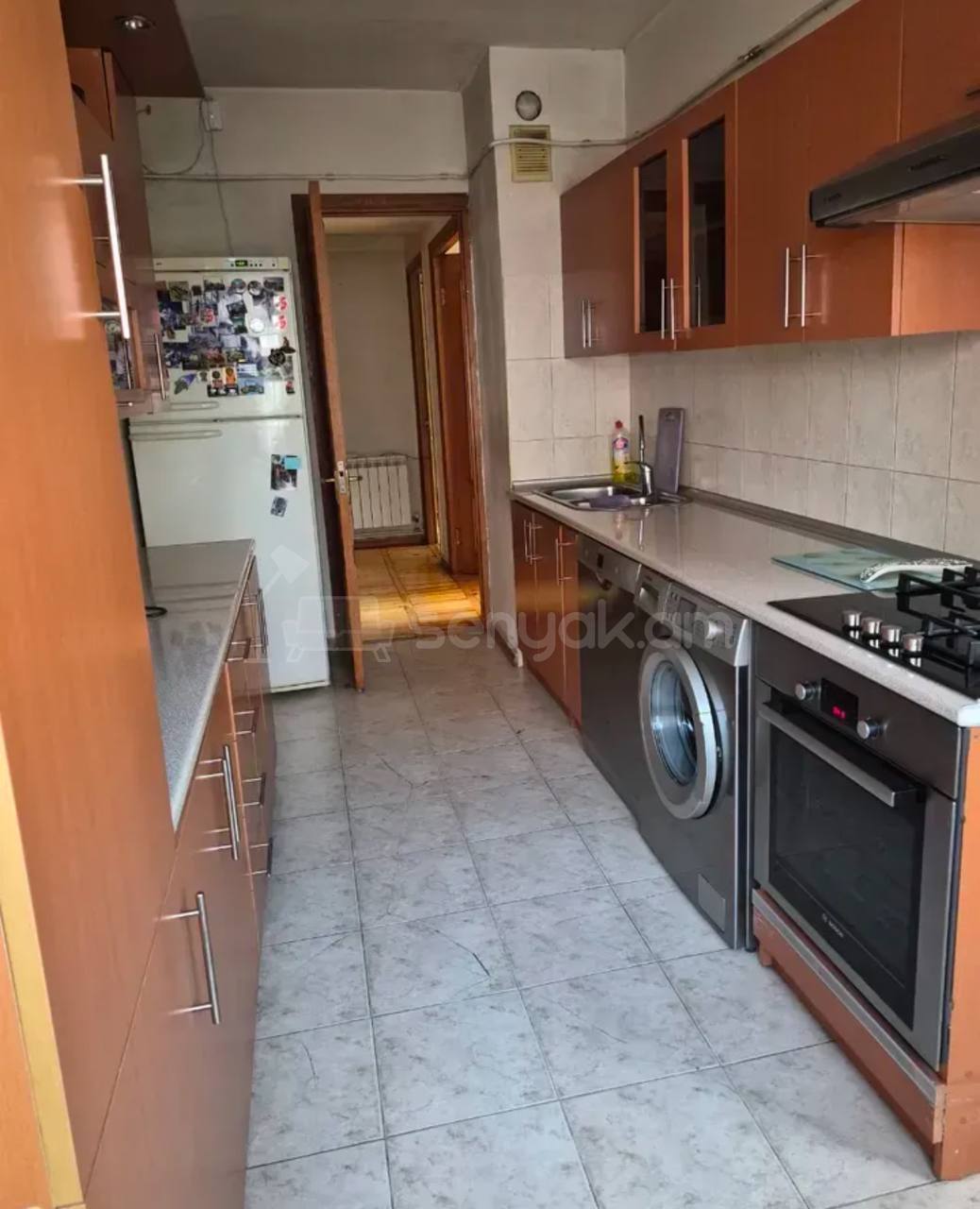 4 Սենյականոց Բնակարան, 100քմ, 3/14 հարկ, Նորմալ Վիճակում, Կահավորված