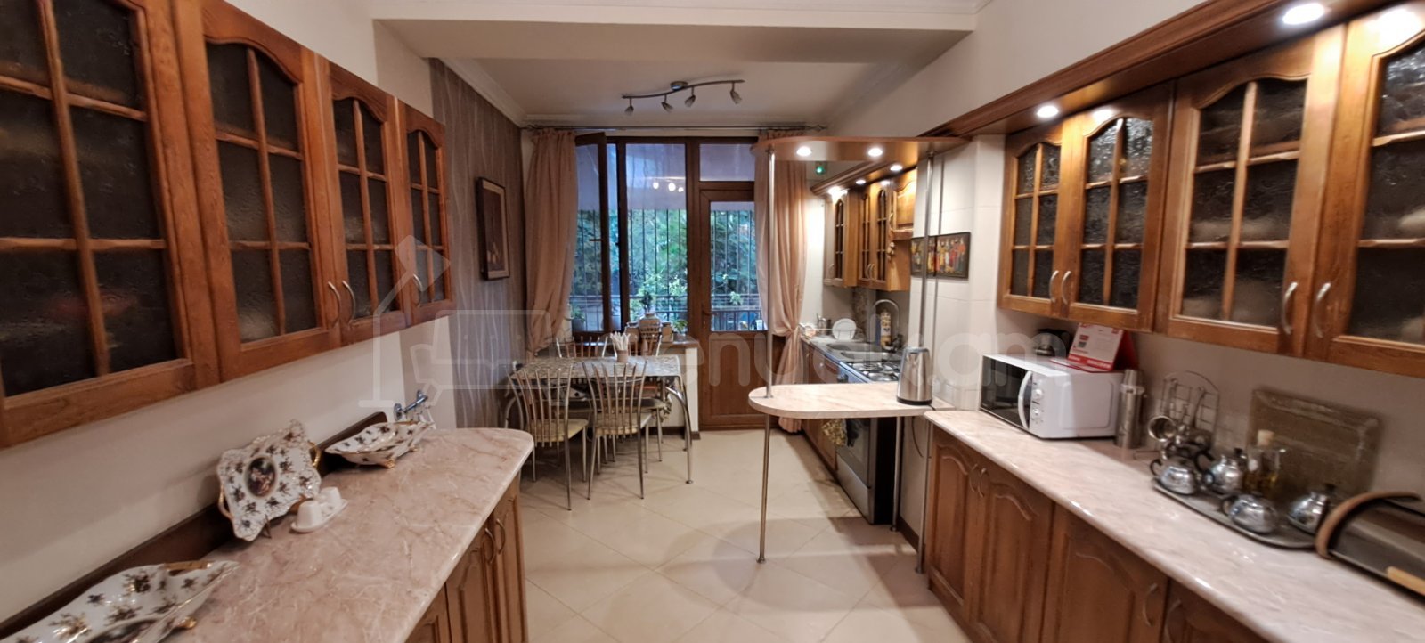 2 Սենյականոց Բնակարան, 100քմ, 2/10 հարկ, Կապիտալ Վերանորոգված