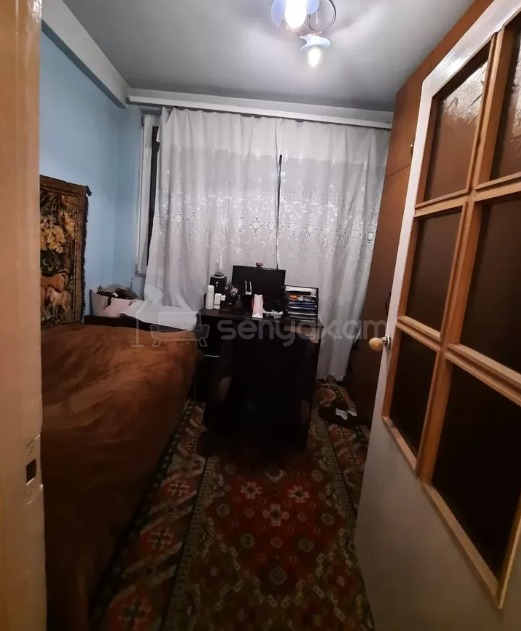 3 Սենյականոց Բնակարան Քարե Շենքում, 80քմ, 2/5 հարկ, Պետական Վիճակում