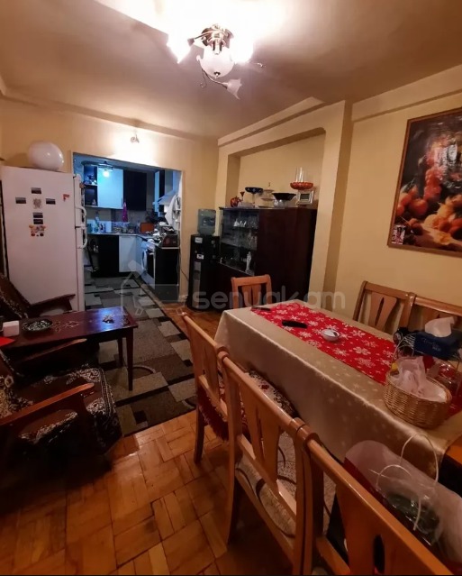 3 Սենյականոց Բնակարան Քարե Շենքում, 80քմ, 2/5 հարկ, Պետական Վիճակում