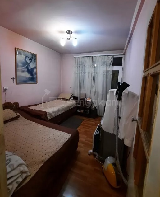 3 Սենյականոց Բնակարան Քարե Շենքում, 80քմ, 2/5 հարկ, Պետական Վիճակում