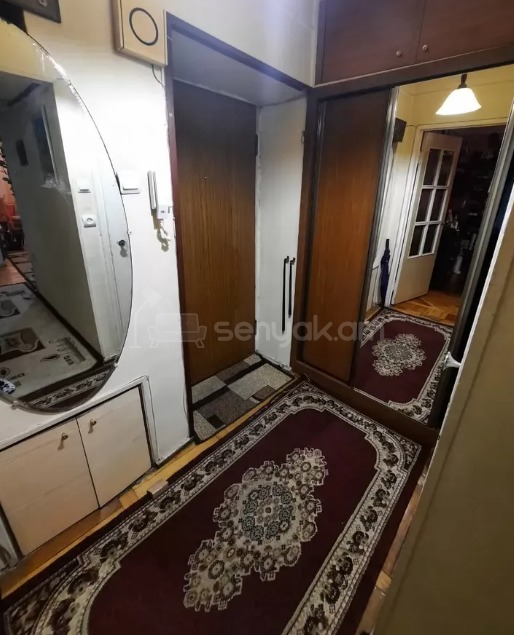 3 Սենյականոց Բնակարան Քարե Շենքում, 80քմ, 2/5 հարկ, Պետական Վիճակում