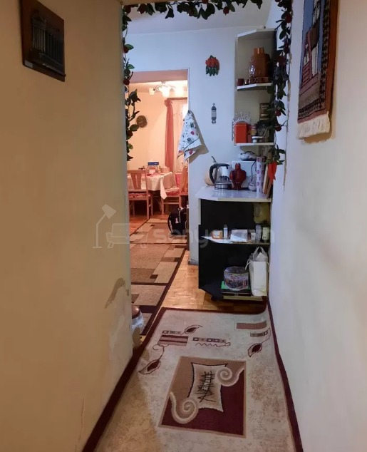 3 Սենյականոց Բնակարան Քարե Շենքում, 80քմ, 2/5 հարկ, Պետական Վիճակում