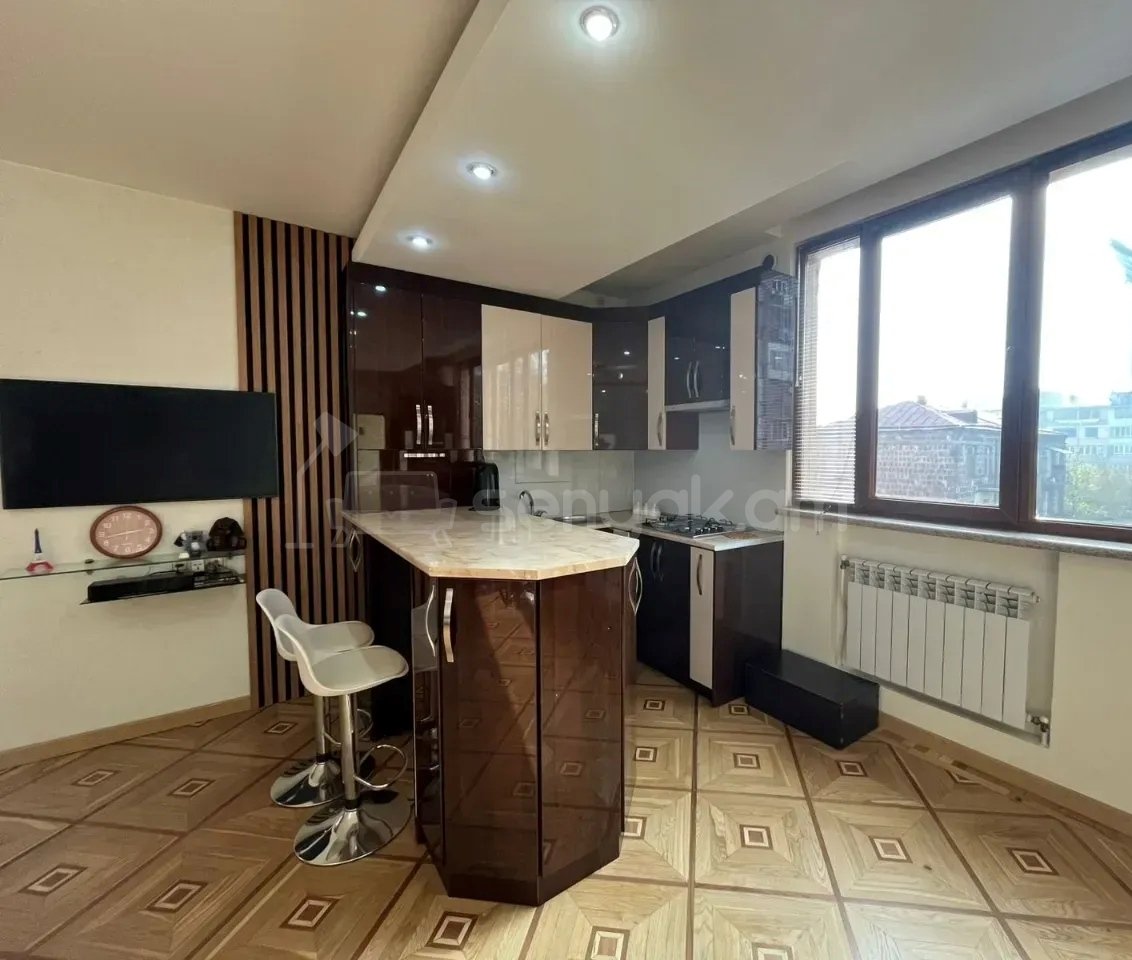 2 Սենյականոց Բնակարան, 50քմ, 3/12 հարկ, Կապիտալ Վերանորոգված, Կահավորված