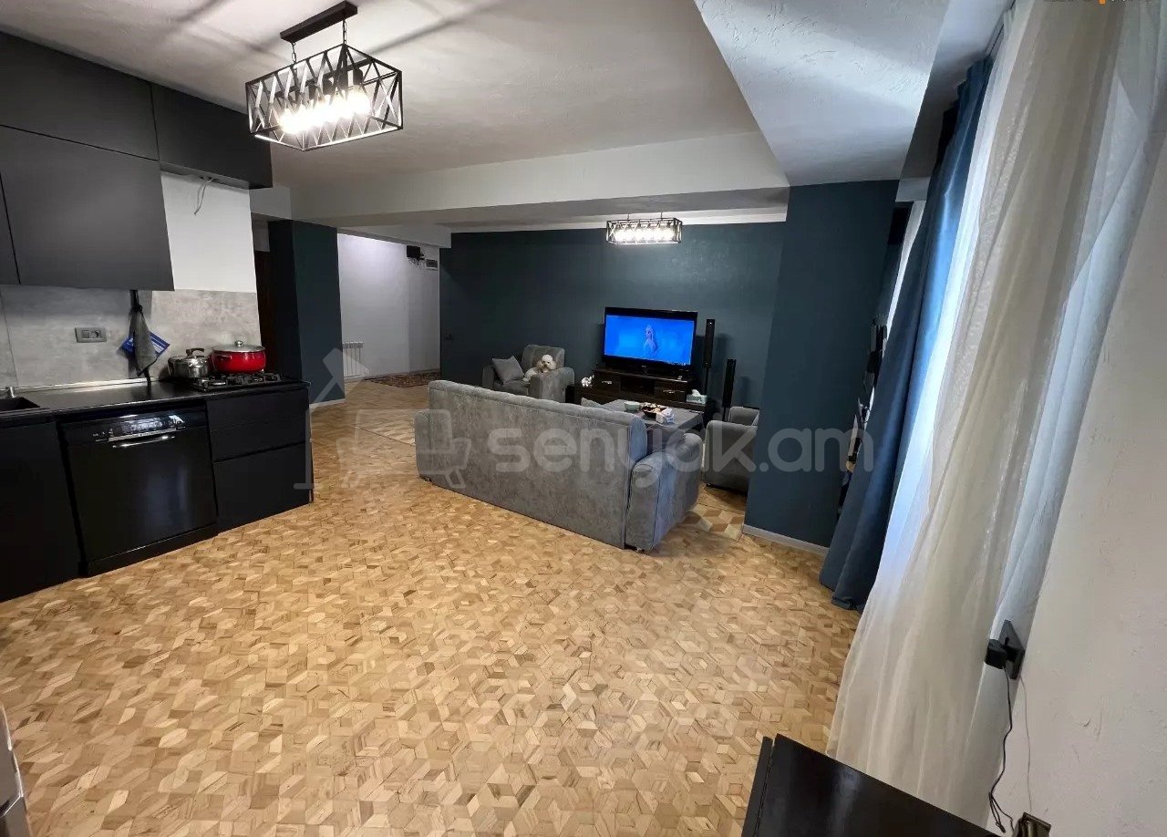 4 Սենյականոց Բնակարան, 82քմ, 6/14 հարկ, Նորմալ Վիճակում