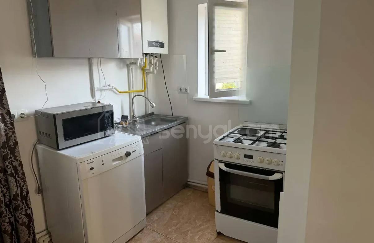 3 Սենյականոց Բնակարան Քարե Շենքում, 56քմ, 3/4 հարկ, Կոսմետիկ Վերանորոգված, Կահավորված