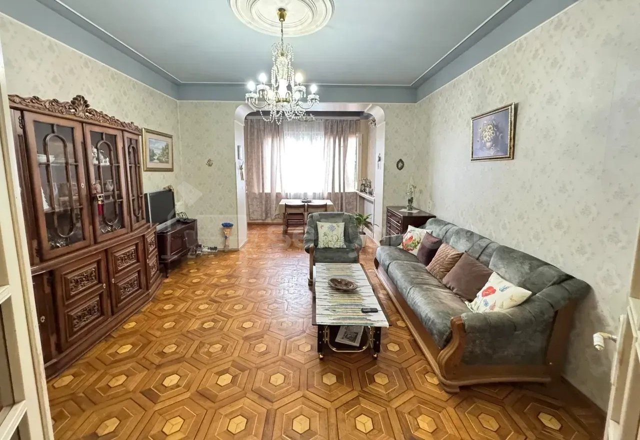 3 Սենյականոց Բնակարան Քարե Շենքում, 94քմ, 3/5 հարկ, Կոսմետիկ Վերանորոգված