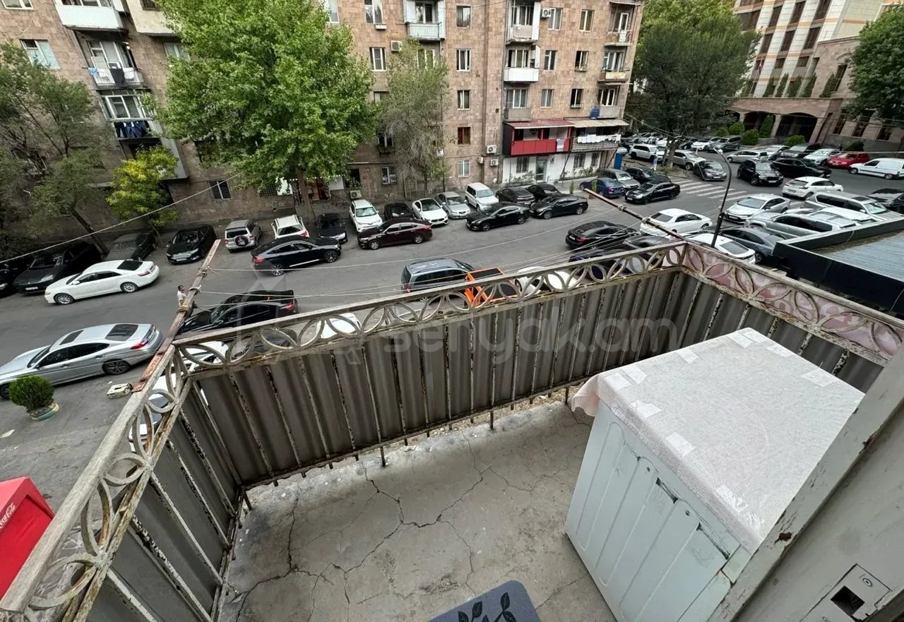 3 Սենյականոց Բնակարան Քարե Շենքում, 94քմ, 3/5 հարկ, Կոսմետիկ Վերանորոգված