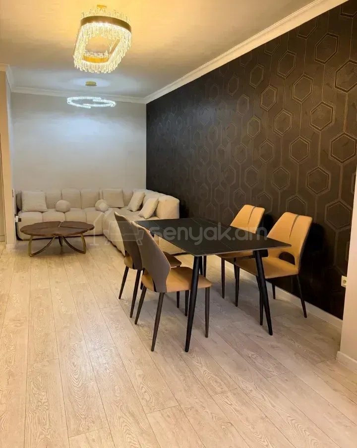 2 Սենյականոց Բնակարան Քարե Շենքում, 45քմ, 5/5 հարկ, Կապիտալ Վերանորոգված
