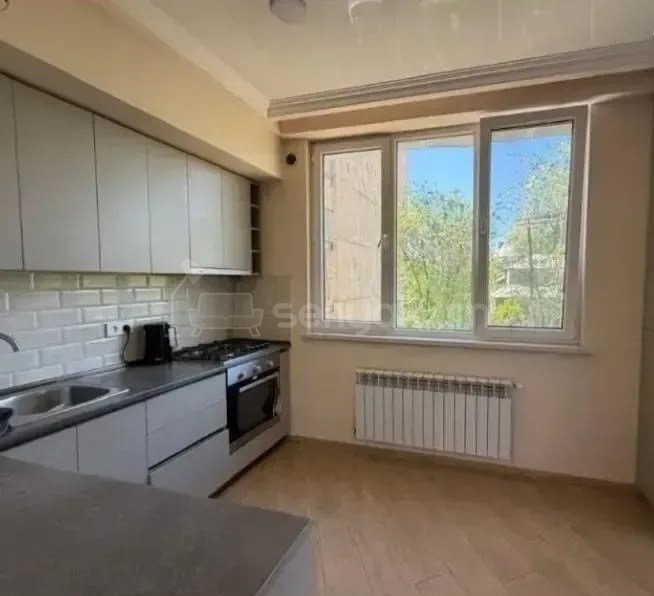 2 Սենյականոց Բնակարան, 50քմ, 3/9 հարկ, Կապիտալ Վերանորոգված, Կահավորված, Արևկող