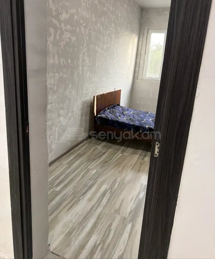 3 Սենյականոց Բնակարան Քարե Շենքում, 67քմ, 1/1 հարկ, Նորմալ Վիճակում, Կահավորված