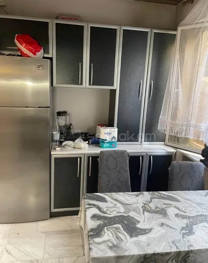 3 Սենյականոց Բնակարան Քարե Շենքում, 77քմ, 2/4 հարկ, Կապիտալ Վերանորոգված