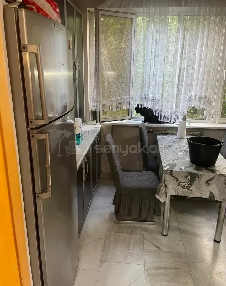 3 Սենյականոց Բնակարան Քարե Շենքում, 77քմ, 2/4 հարկ, Կապիտալ Վերանորոգված