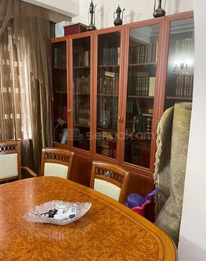 3 Սենյականոց Բնակարան Քարե Շենքում, 77քմ, 2/4 հարկ, Կապիտալ Վերանորոգված