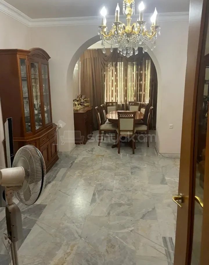 3 Սենյականոց Բնակարան Քարե Շենքում, 77քմ, 2/4 հարկ, Կապիտալ Վերանորոգված