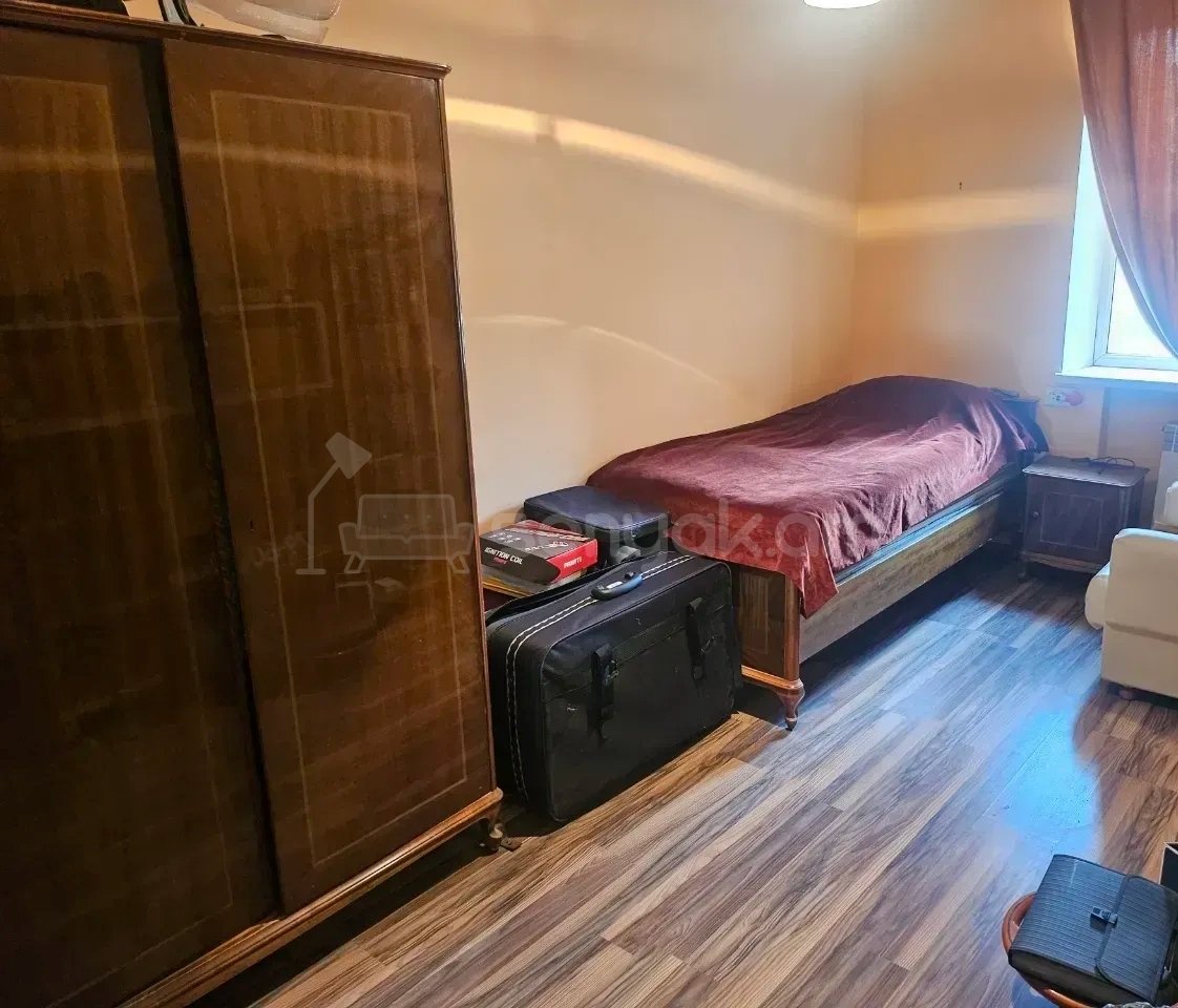 3 Սենյականոց Բնակարան Քարե Շենքում, 83քմ, 3/6 հարկ, Պետական Վիճակում