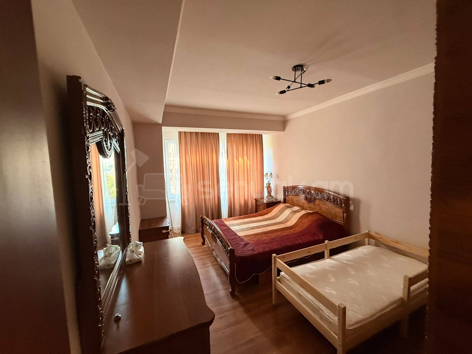 4 Սենյականոց Բնակարան, 105քմ, 7/14 հարկ, Կապիտալ Վերանորոգված, Կահավորված, Արևկող