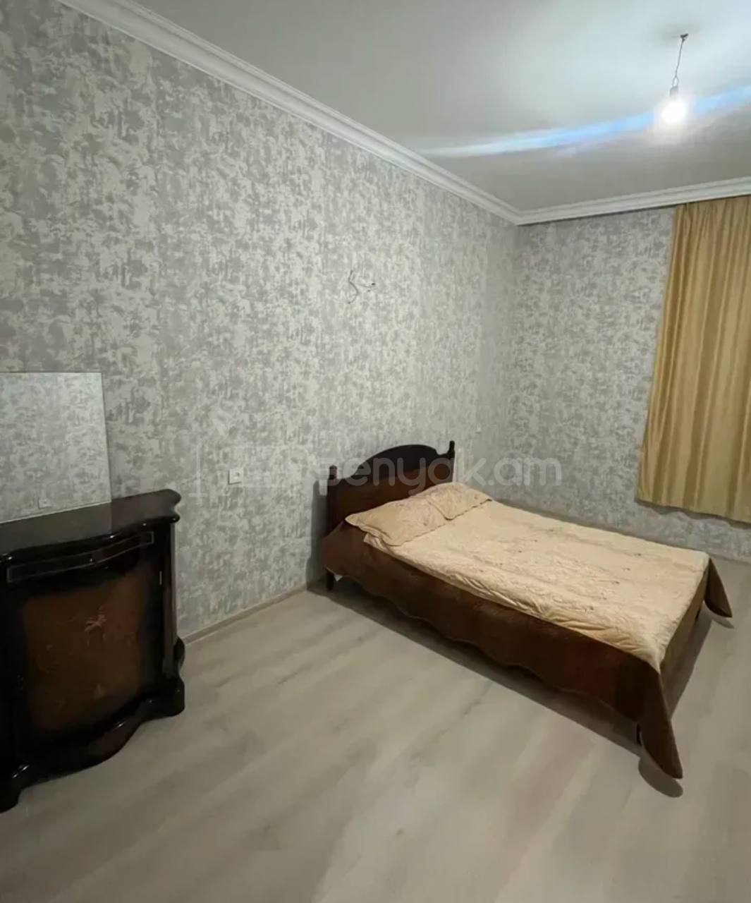 4 Սենյականոց Բնակարան Քարե Շենքում, 95քմ, 4/5 հարկ, Կապիտալ Վերանորոգված, Կահավորված