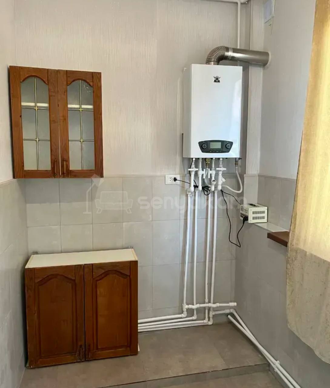 4 Սենյականոց Բնակարան Քարե Շենքում, 95քմ, 4/5 հարկ, Կոսմետիկ Վերանորոգված, Կահավորված