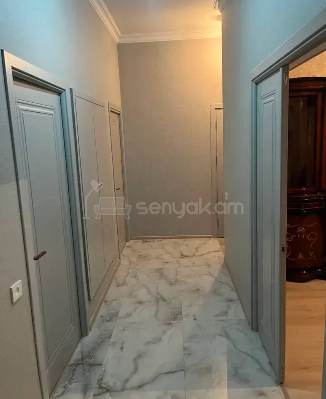 4 Սենյականոց Բնակարան Քարե Շենքում, 95քմ, 4/5 հարկ, Կապիտալ Վերանորոգված, Կահավորված