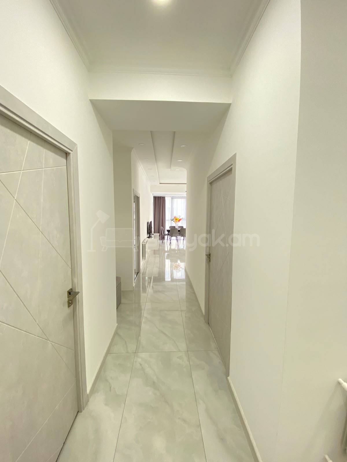 3 Սենյականոց Բնակարան Նորակառույցում, 87քմ, 16/18 հարկ, Դիզայներական Վերանորոգված, Կահավորված