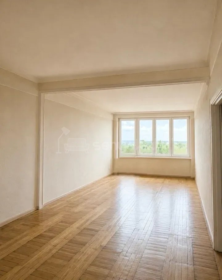 3 Սենյականոց Բնակարան Քարե Շենքում, 94քմ, 6/7 հարկ, Նորմալ Վիճակում