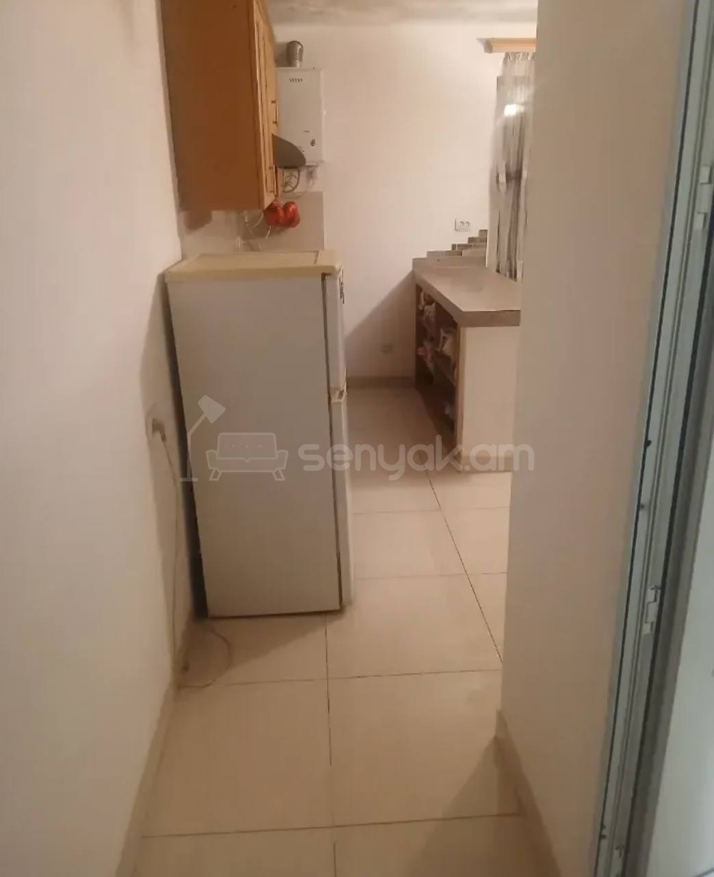 1 Սենյականոց Բնակարան Քարե Շենքում, 30քմ, 4/5 հարկ, Կոսմետիկ Վերանորոգված, Կահավորված