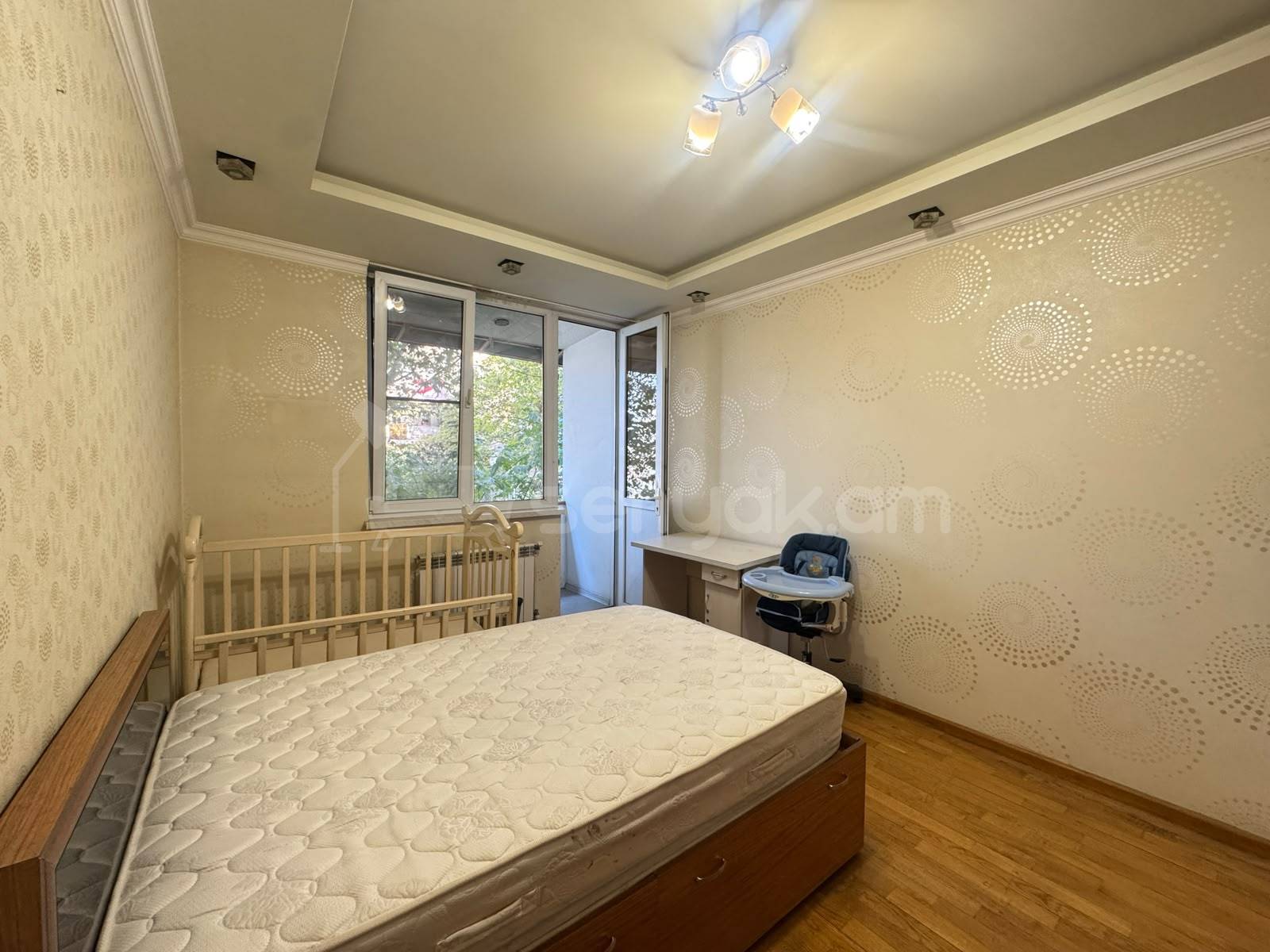3 Սենյականոց Բնակարան Քարե Շենքում, 100քմ, 3/8 հարկ, Կապիտալ Վերանորոգված, Կահավորված, Արևկող