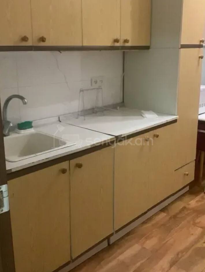 2 Սենյականոց Բնակարան Քարե Շենքում, 70քմ, 1/5 հարկ, Կոսմետիկ Վերանորոգված, Կահավորված