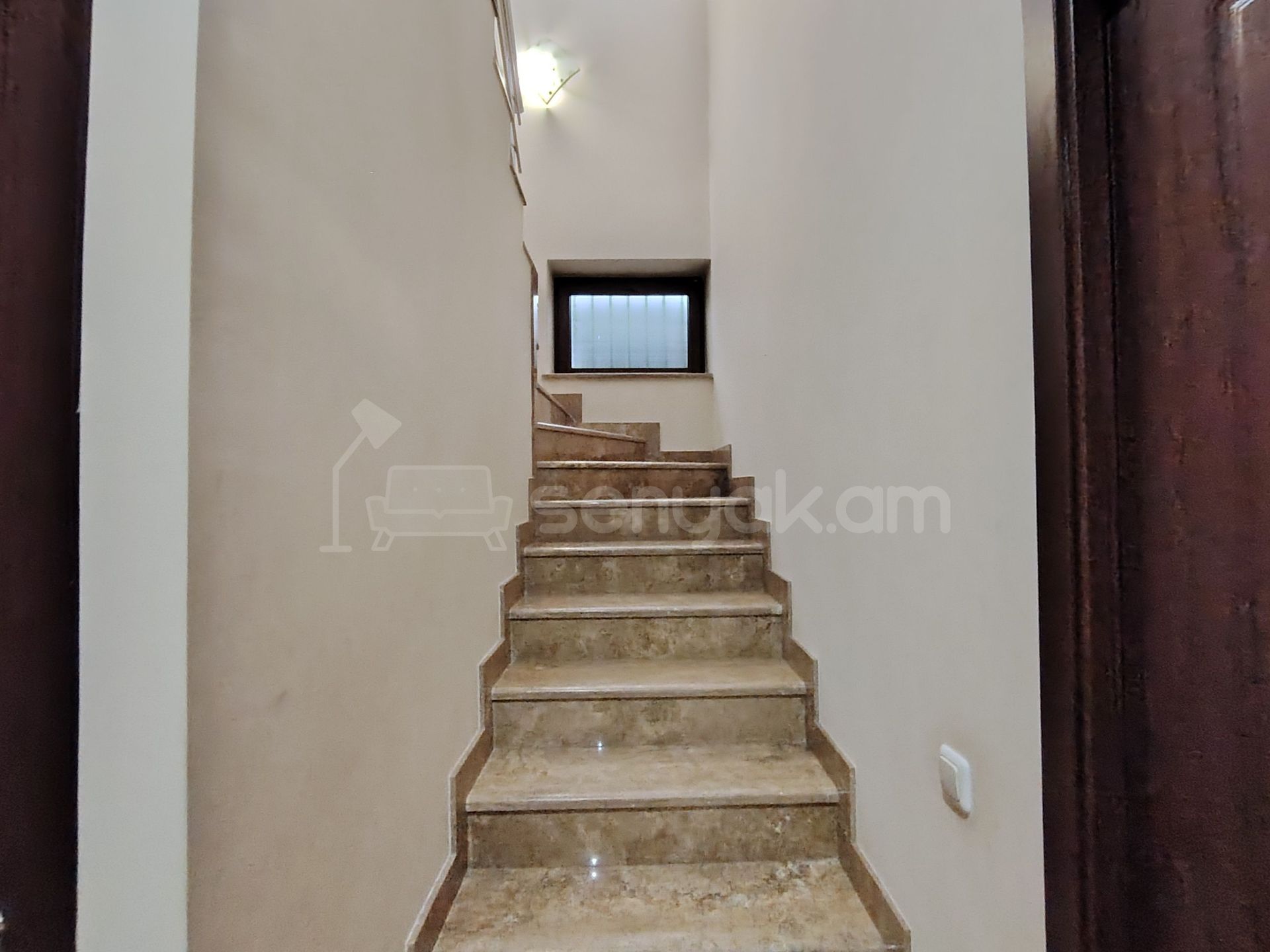 4 Սենյականոց Սեփական Տուն, 198քմ, Կապիտալ Վերանորոգված
