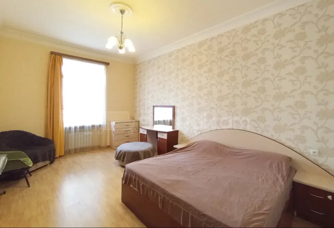 3 Սենյականոց Բնակարան Քարե Շենքում, 76քմ, 2/5 հարկ, Կապիտալ Վերանորոգված, Կահավորված