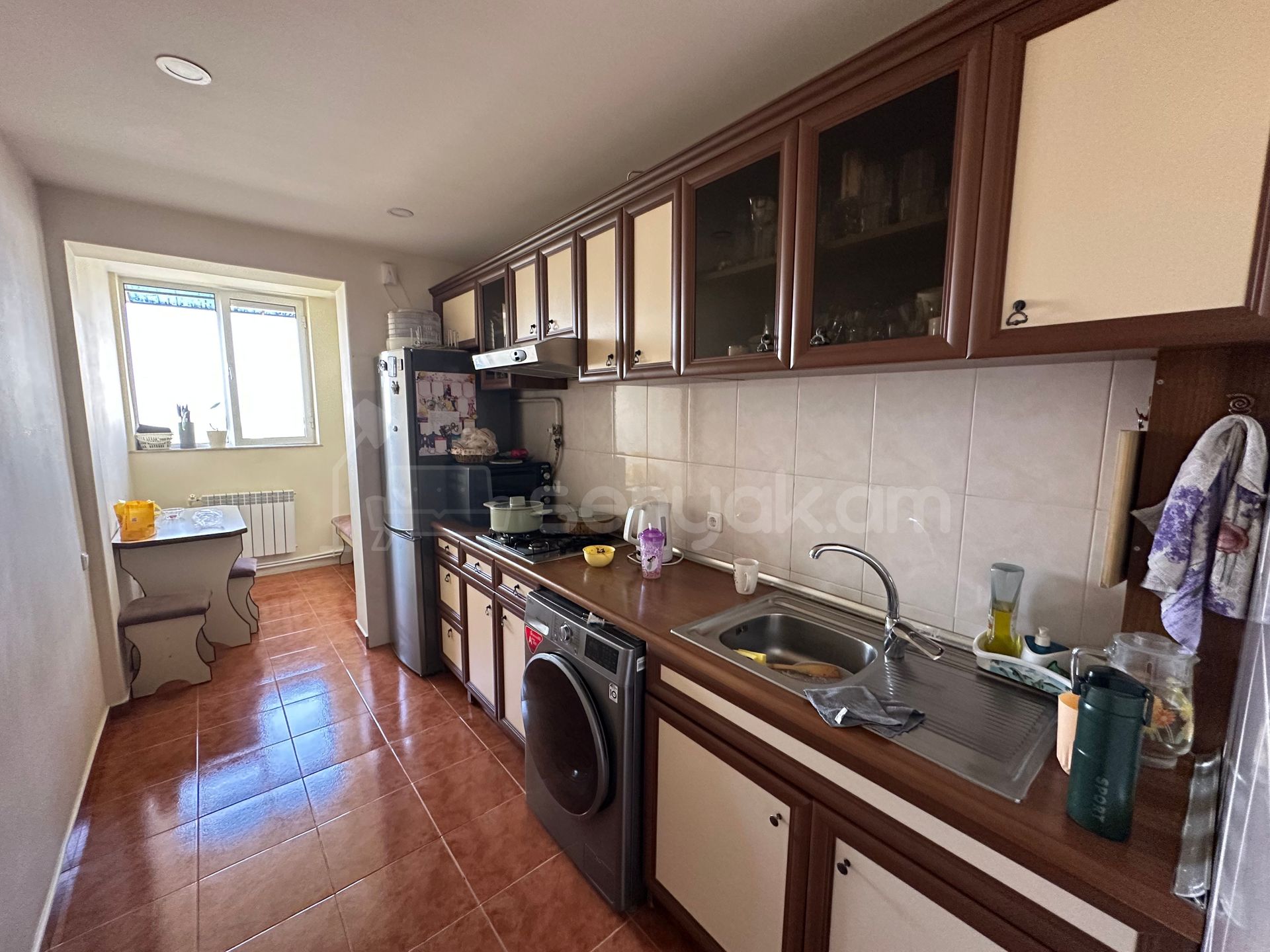 3 Սենյականոց Բնակարան Քարե Շենքում, 78քմ, 6/9 հարկ, Կապիտալ Վերանորոգված
