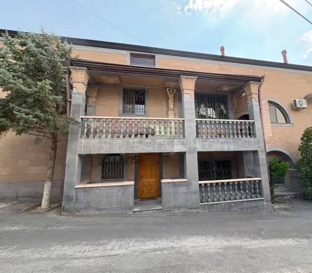 6 Սենյականոց Սեփական Տուն, 220քմ, Կապիտալ Վերանորոգված, Ավտոտնակով