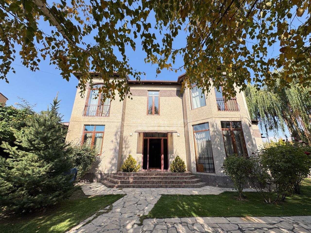 4 Սենյականոց Շքեղ Առանձնատուն, 360քմ