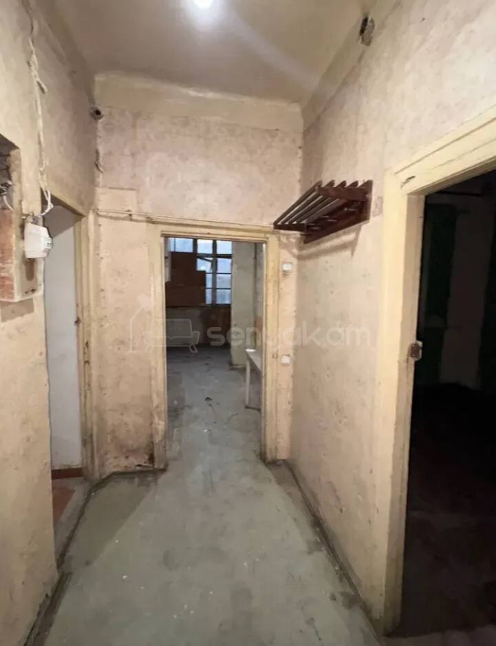 3 Սենյականոց Բնակարան Քարե Շենքում, 70քմ, 2/3 հարկ, Զրոյական Վիճակում