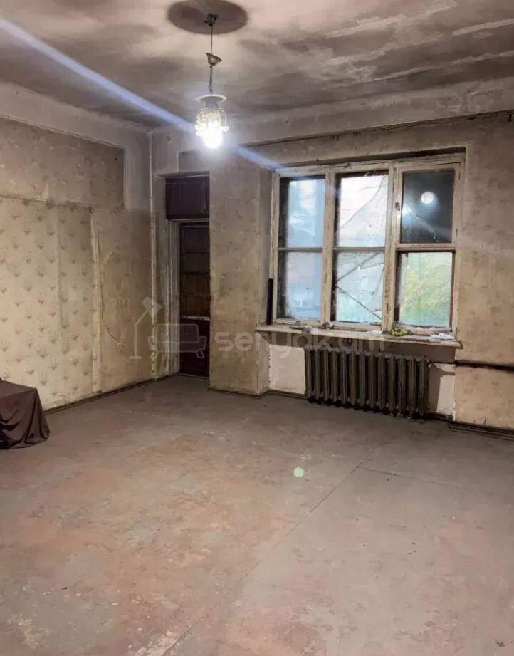3 Սենյականոց Բնակարան Քարե Շենքում, 70քմ, 2/3 հարկ, Զրոյական Վիճակում