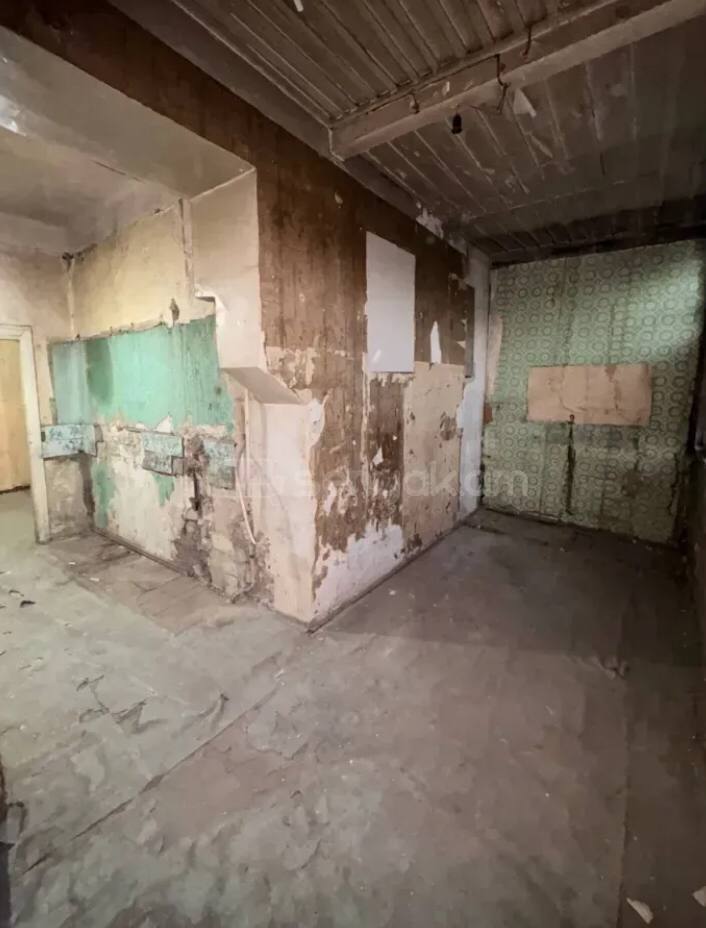 3 Սենյականոց Բնակարան Քարե Շենքում, 70քմ, 2/3 հարկ, Զրոյական Վիճակում