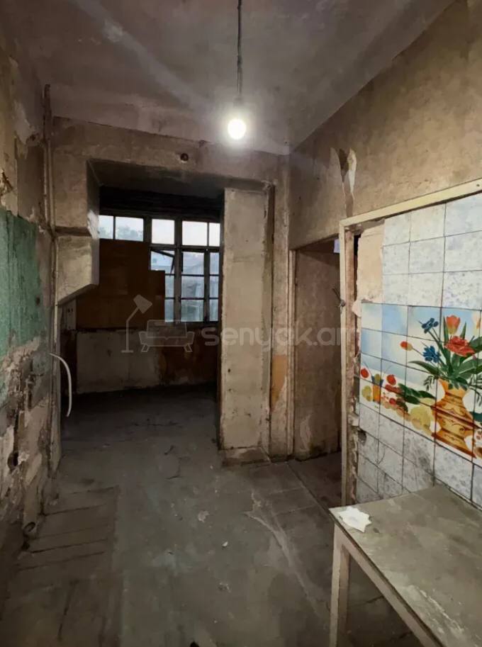 3 Սենյականոց Բնակարան Քարե Շենքում, 70քմ, 2/3 հարկ, Զրոյական Վիճակում