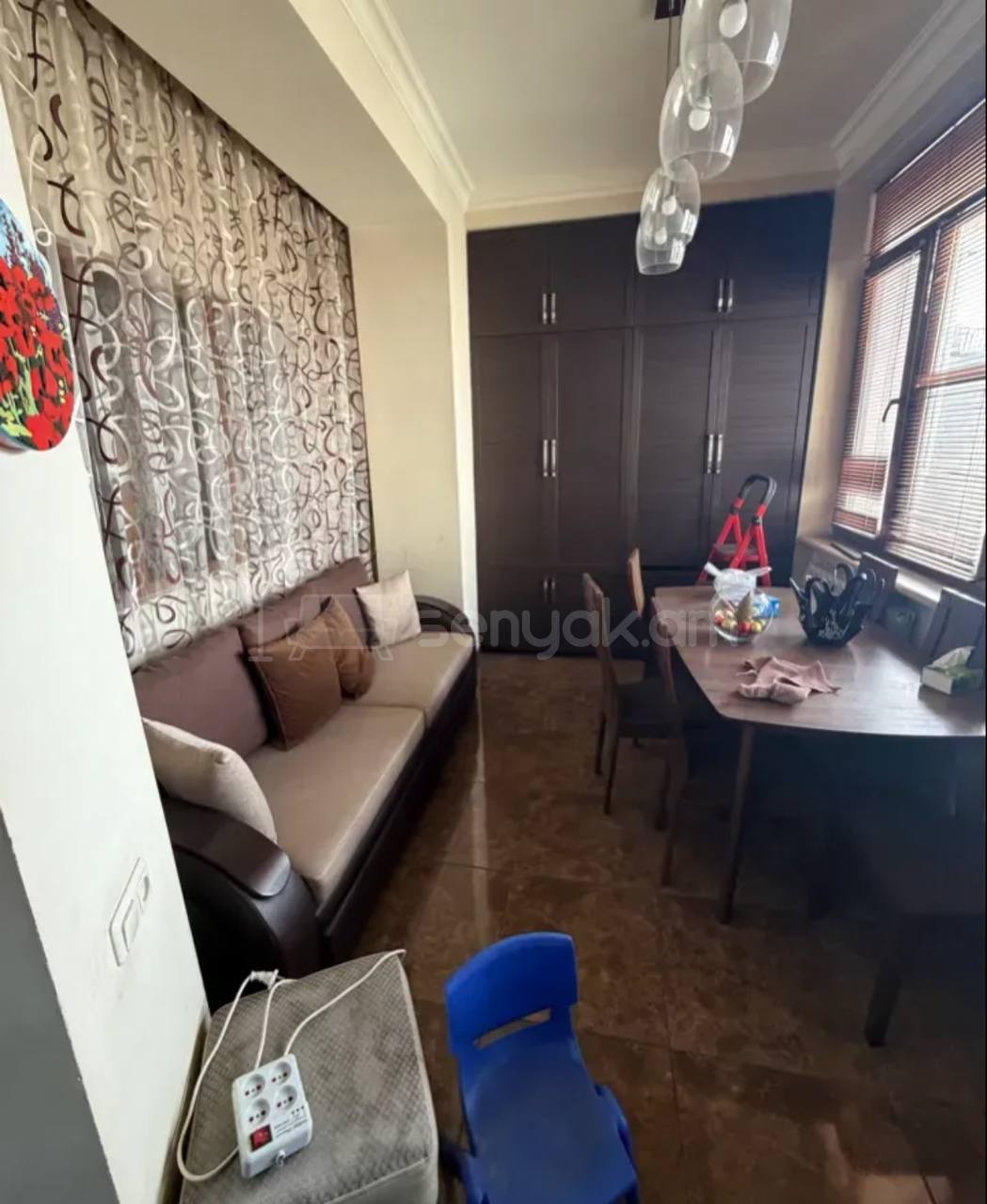 3 Սենյականոց Բնակարան Քարե Շենքում, 105քմ, 3/4 հարկ, Կապիտալ Վերանորոգված, Կահավորված