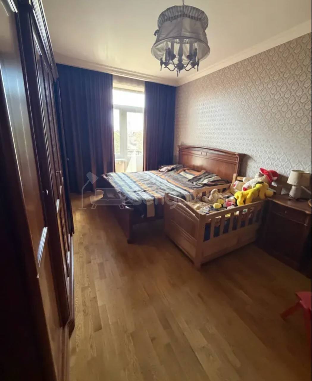 3 Սենյականոց Բնակարան Քարե Շենքում, 105քմ, 3/4 հարկ, Կապիտալ Վերանորոգված, Կահավորված