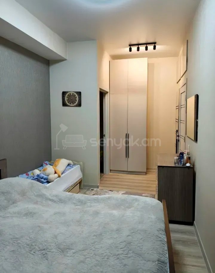 4 Սենյականոց Բնակարան Նորակառույցում, 74քմ, 4/10 հարկ, Կապիտալ Վերանորոգված