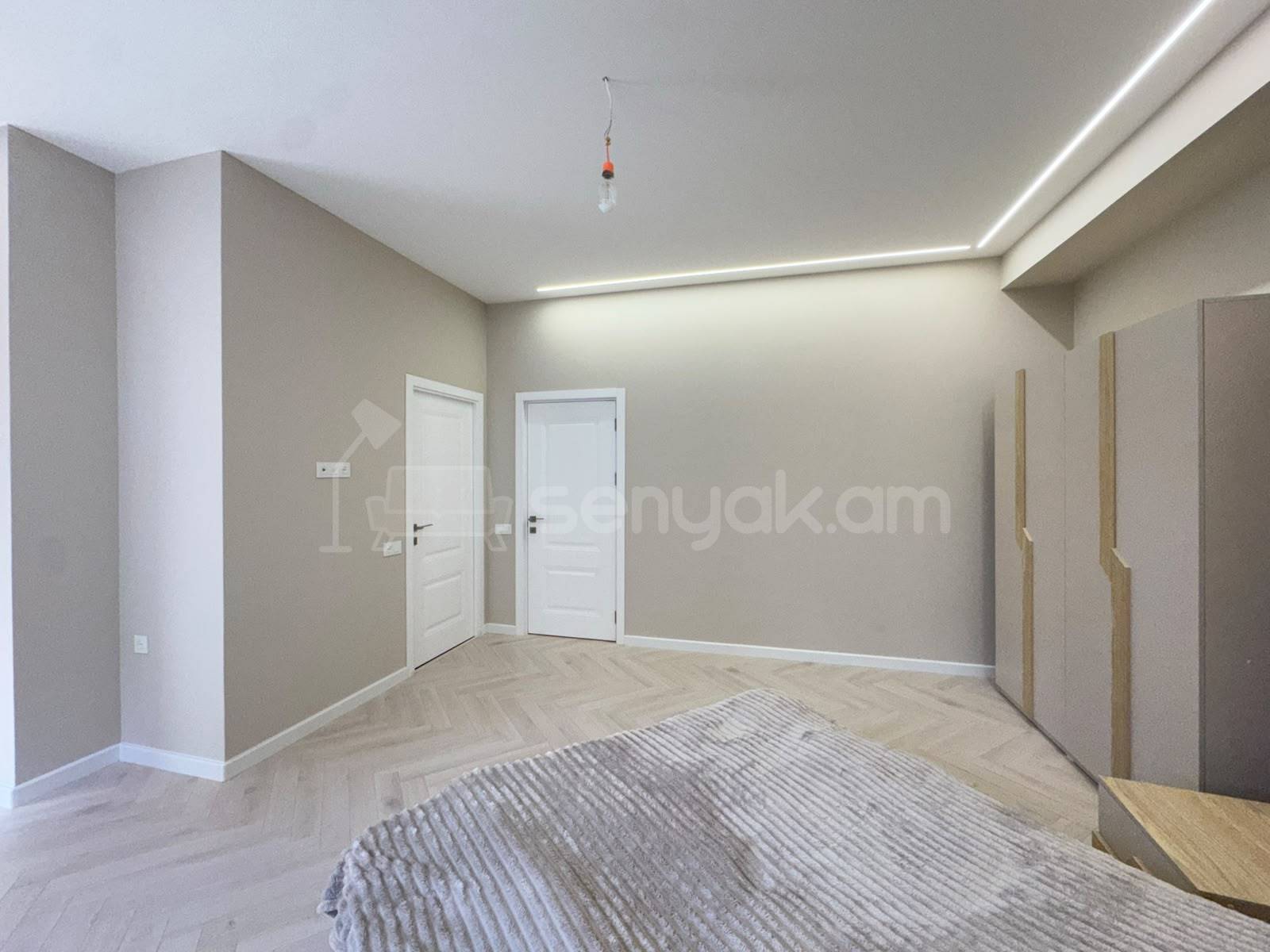 4 Սենյականոց Բնակարան Նորակառույցում, 125քմ, 3/8 հարկ, Դիզայներական Վերանորոգված