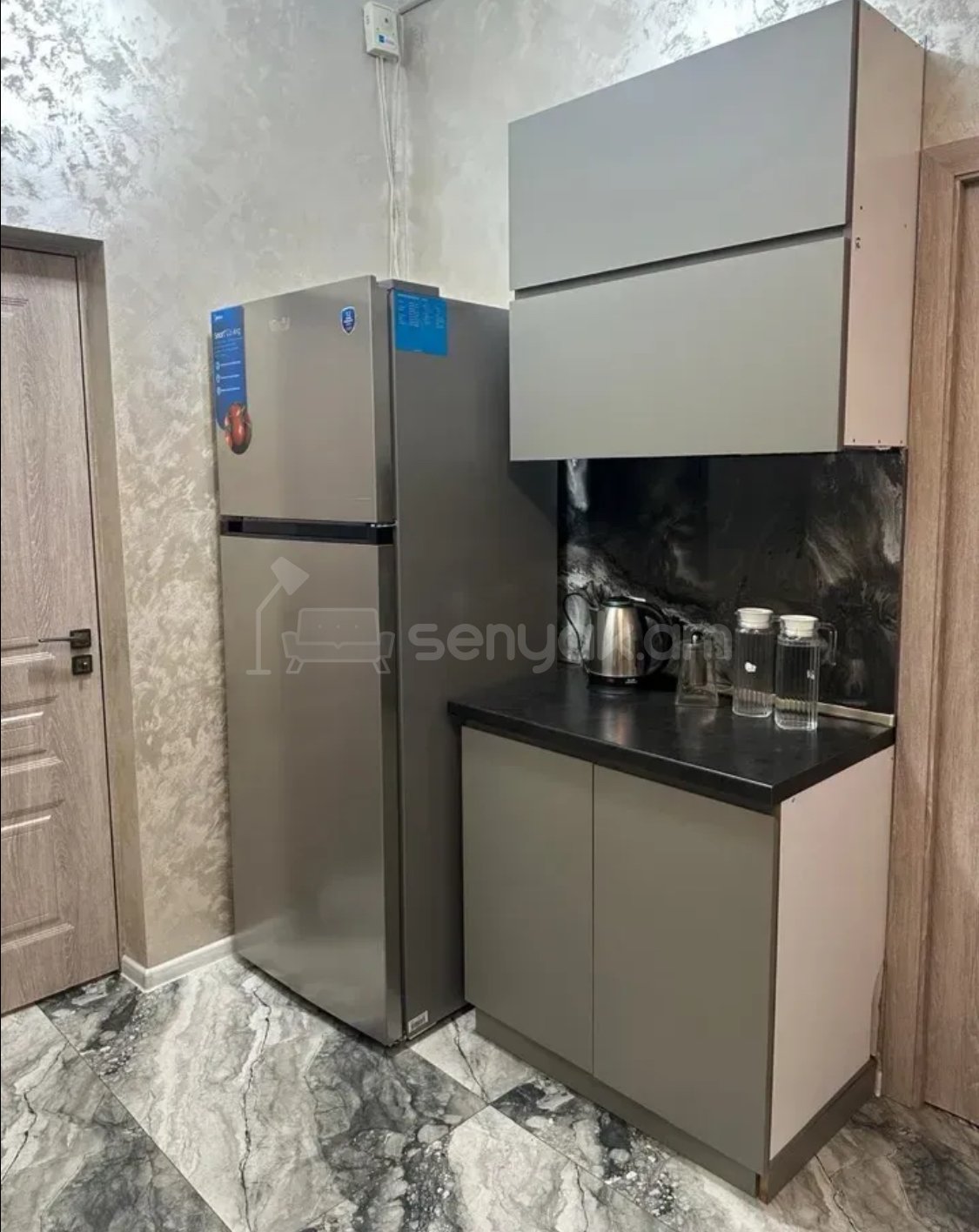 3 Սենյականոց Բնակարան Քարե Շենքում, 80քմ, 1/4 հարկ, Կապիտալ Վերանորոգված, Կահավորված