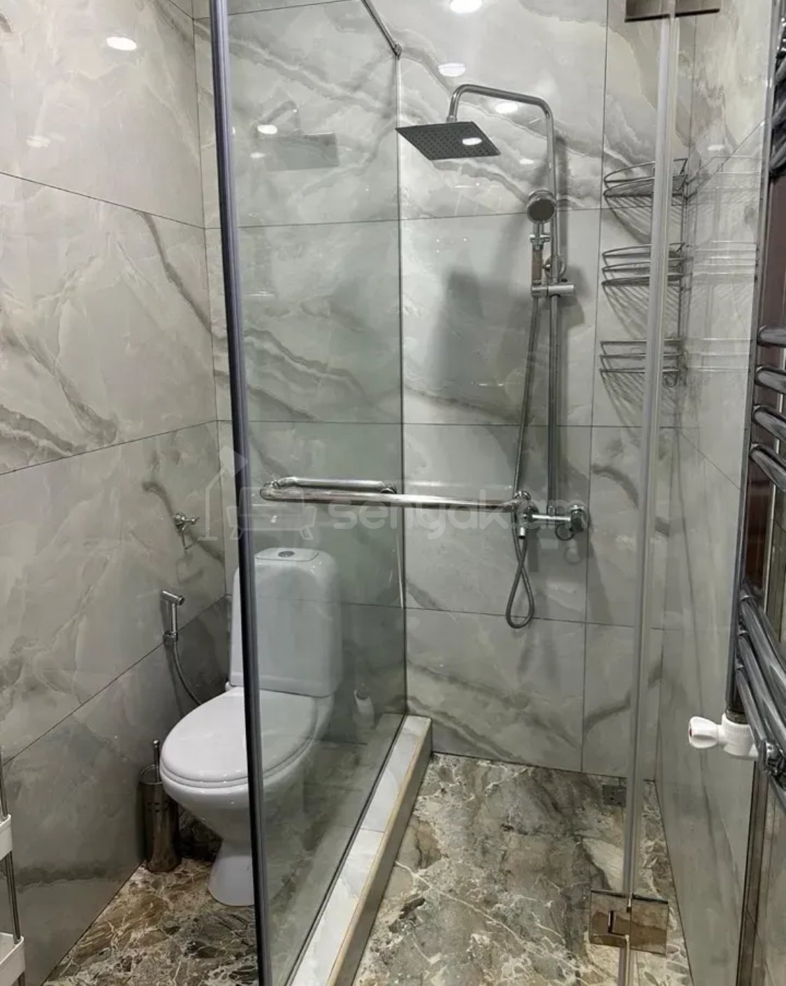 3 Սենյականոց Բնակարան Քարե Շենքում, 80քմ, 1/4 հարկ, Կապիտալ Վերանորոգված, Կահավորված